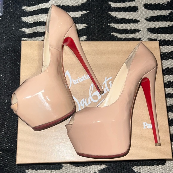 Christian Louboutin Patent Heels - Picture 1 of 9